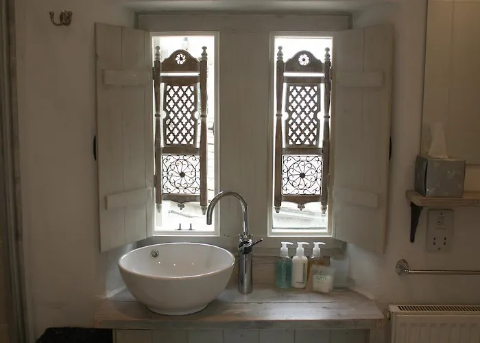 The Pinfold Guest house 3*